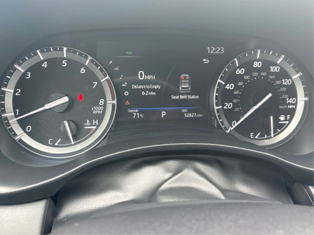 Vehicle image 19 of 42