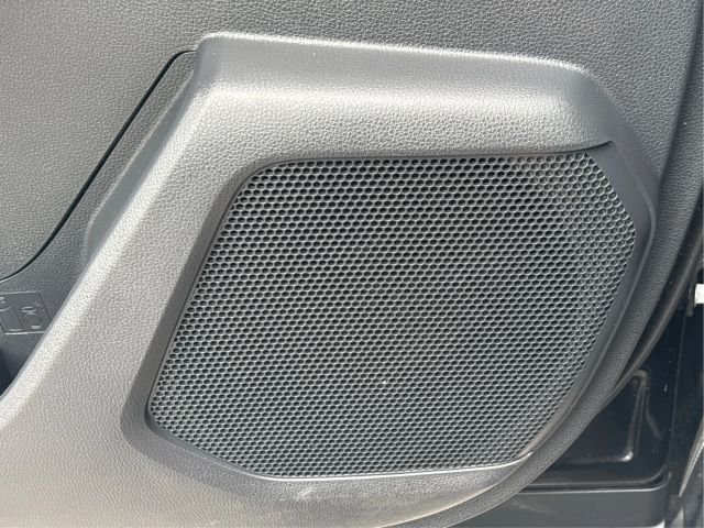 Vehicle image 29 of 42