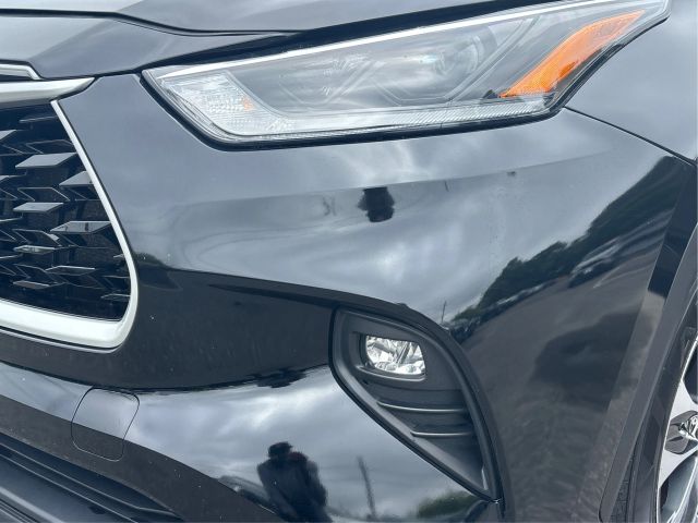 Vehicle image 41 of 42