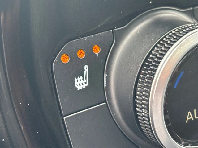 Vehicle image 39 of 42