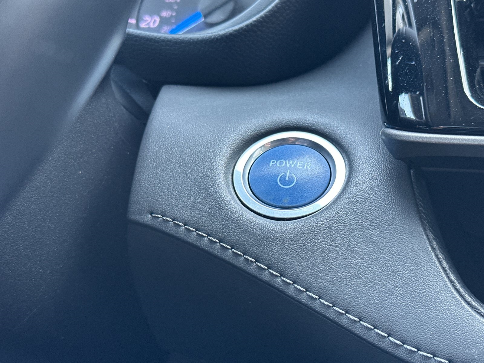 Vehicle image 23 of 29