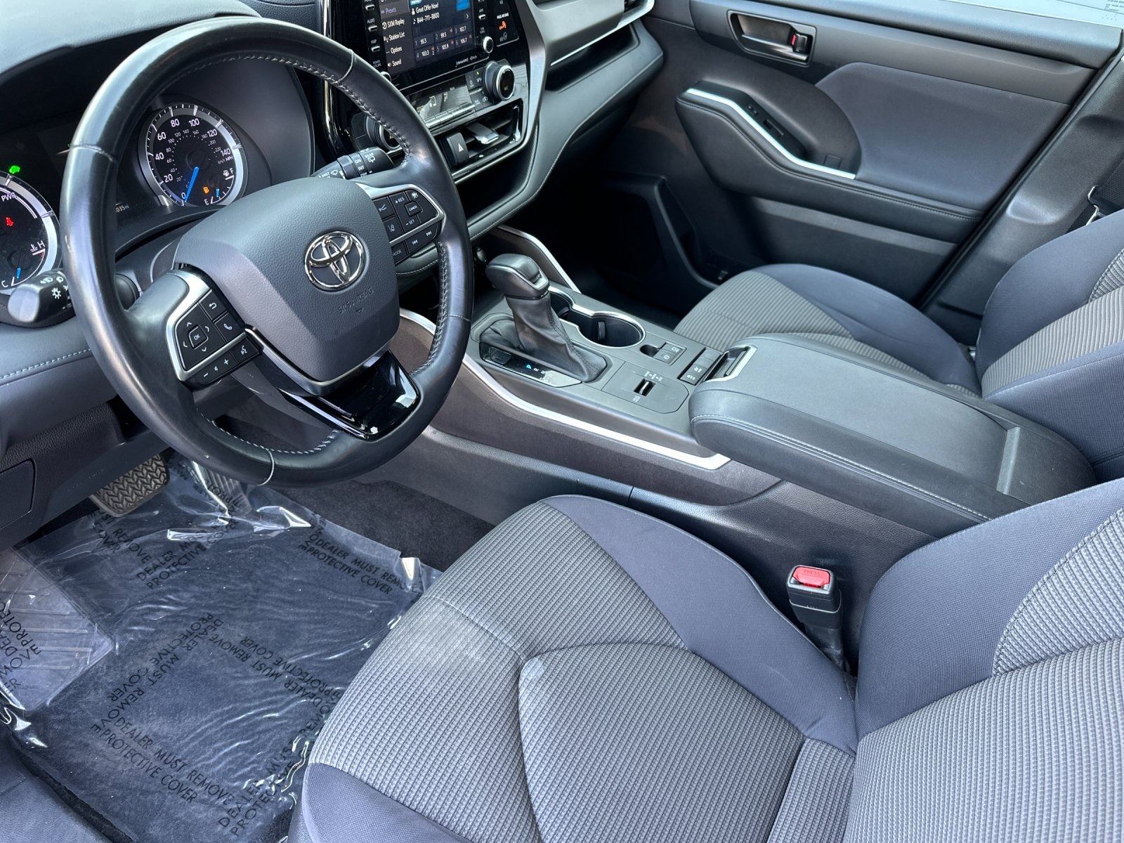 Vehicle image 25 of 29