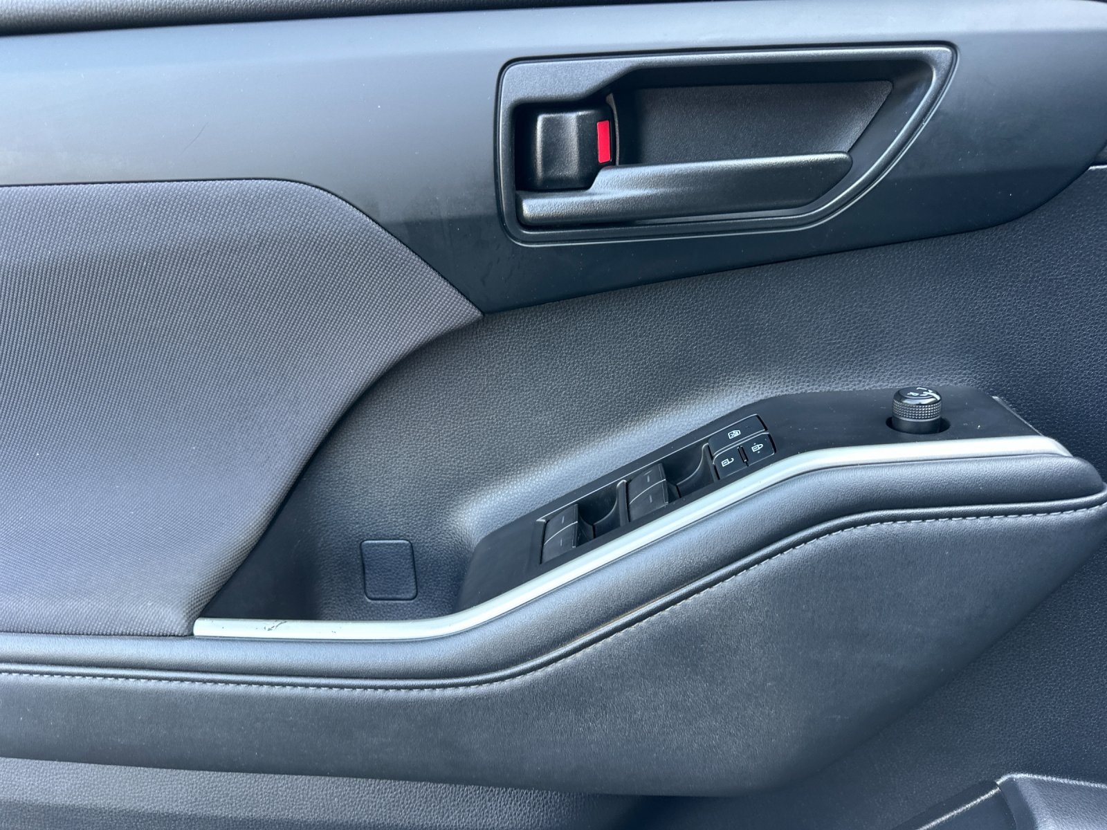 Vehicle image 22 of 29
