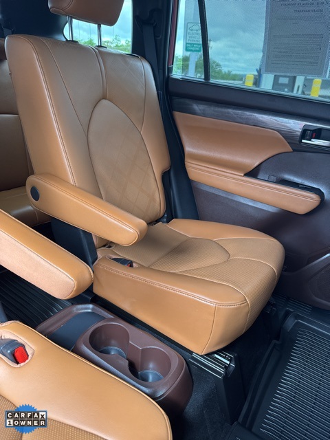 Vehicle image 18 of 50