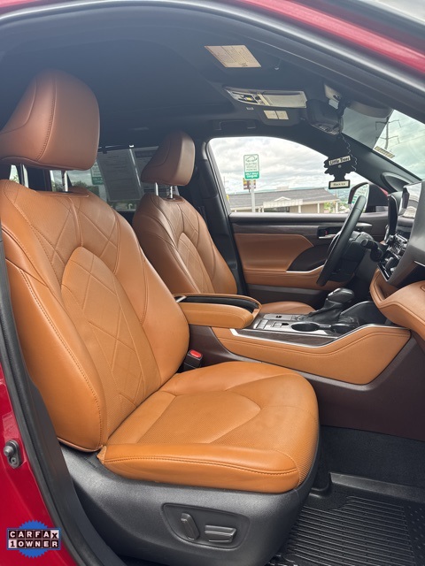 Vehicle image 15 of 50