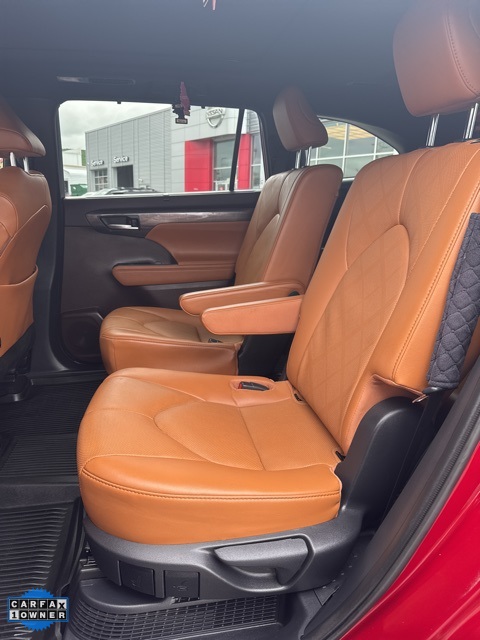 Vehicle image 12 of 50