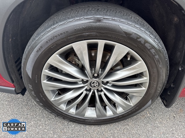 Vehicle image 47 of 50