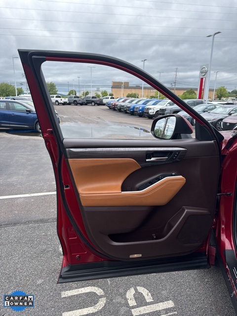 Vehicle image 11 of 50