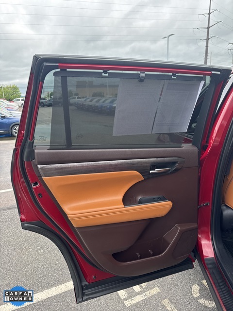 Vehicle image 14 of 50