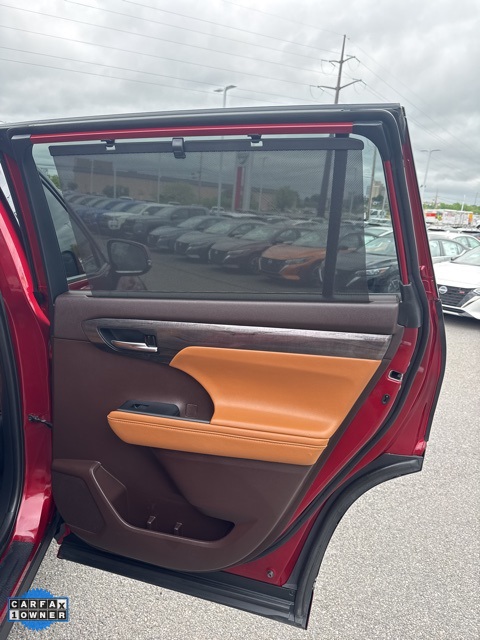 Vehicle image 20 of 50