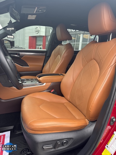 Vehicle image 10 of 50
