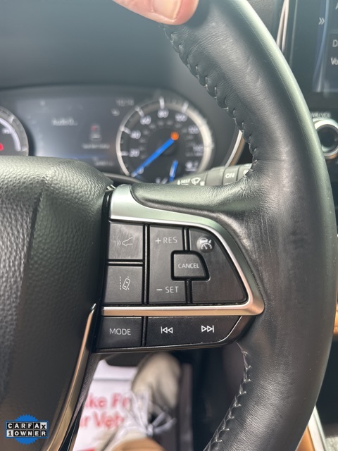 Vehicle image 42 of 50
