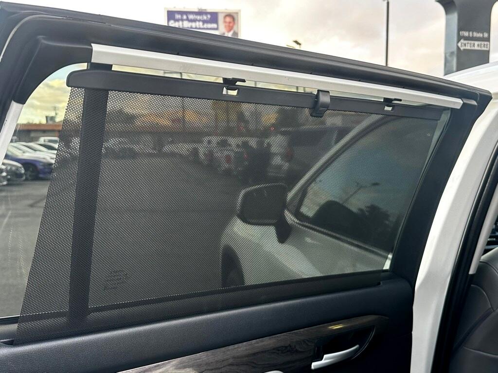 Vehicle image 22 of 42