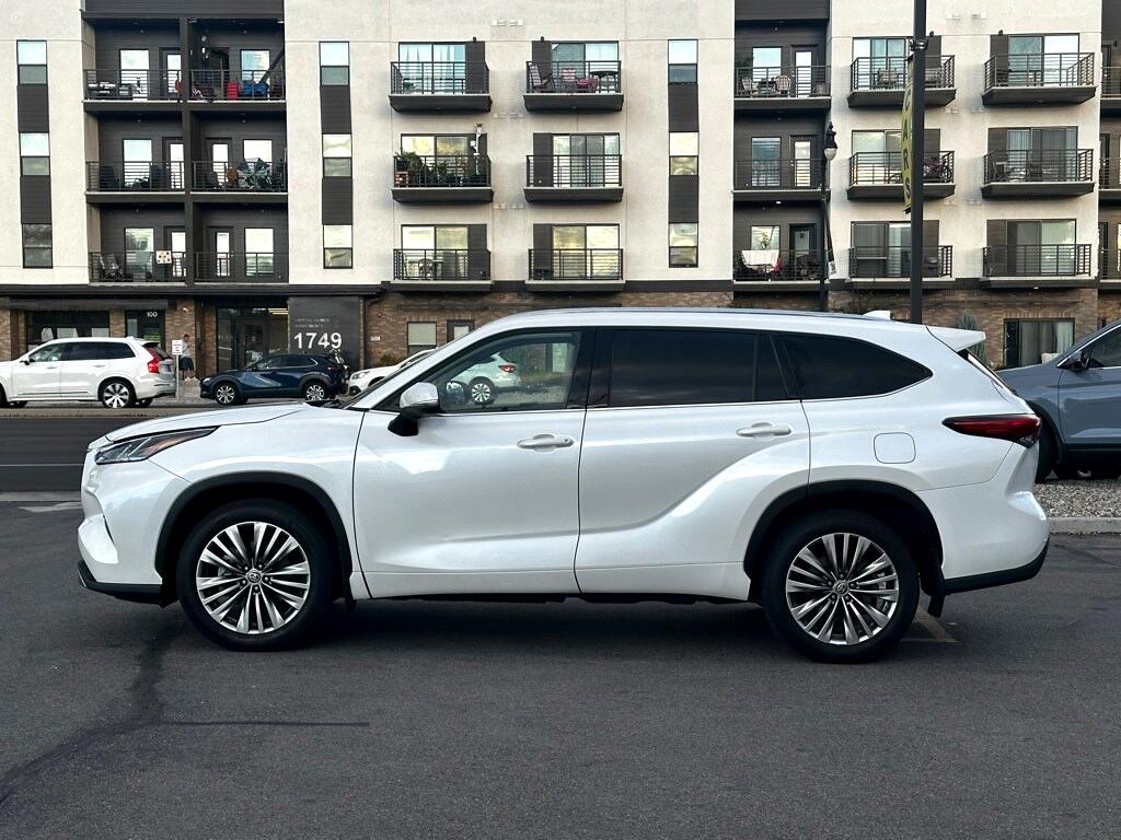 Vehicle image 7 of 42