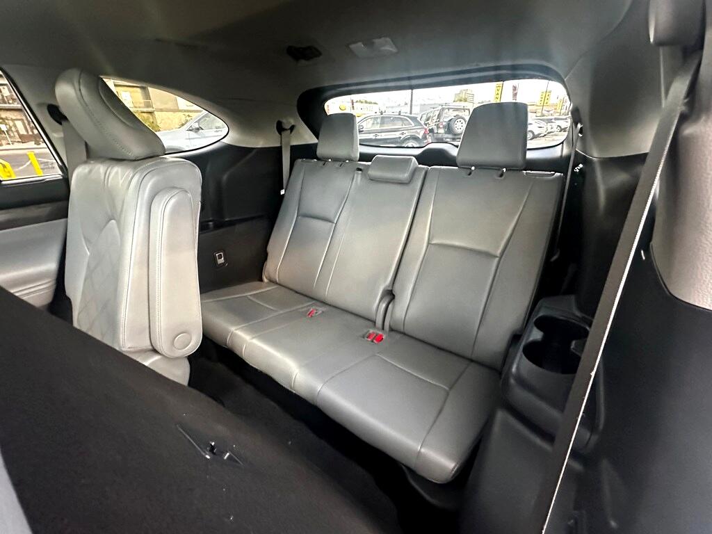 Vehicle image 17 of 42
