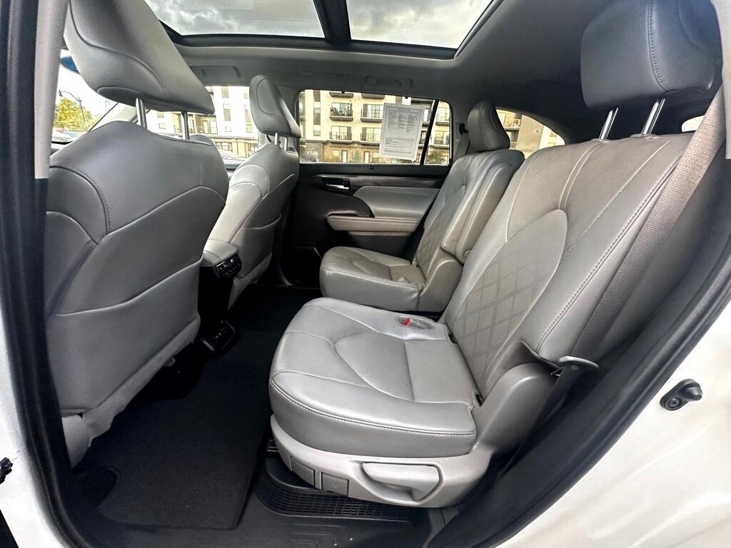 Vehicle image 15 of 42