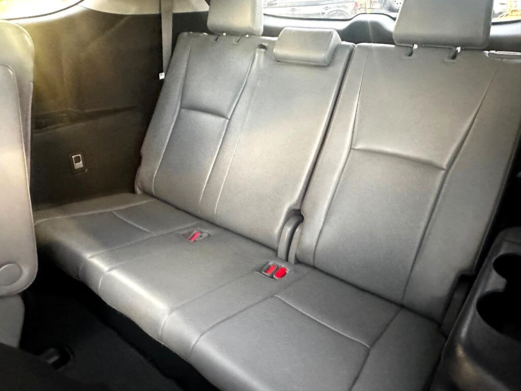 Vehicle image 40 of 42