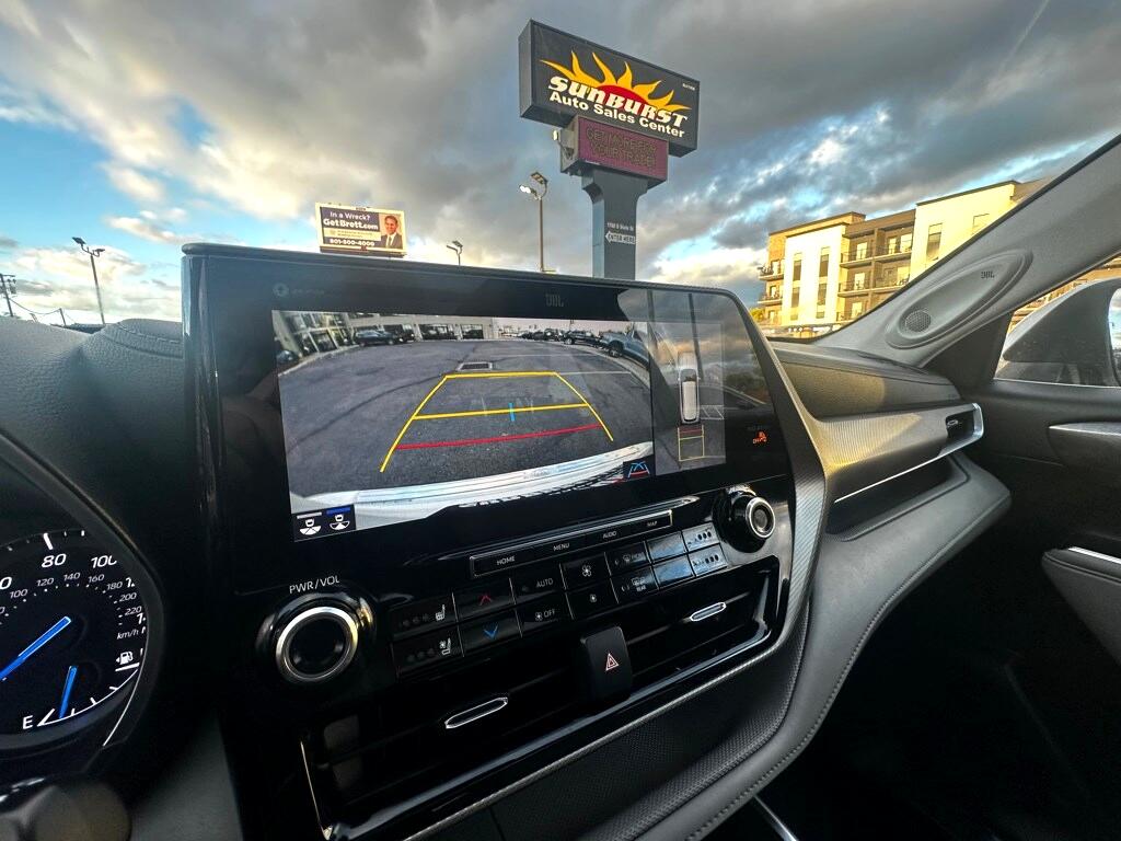Vehicle image 36 of 42