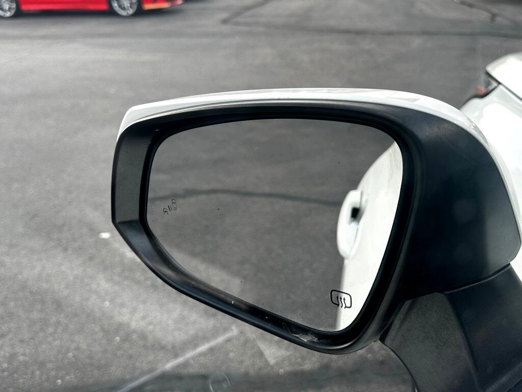 Vehicle image 23 of 42