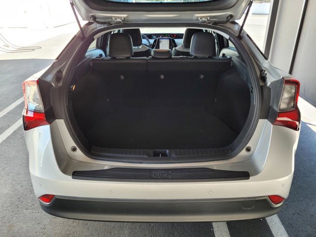 Vehicle image 10 of 27
