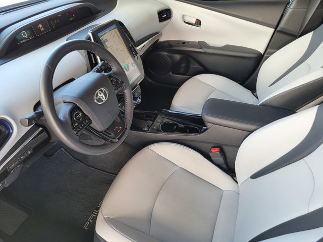 Vehicle image 14 of 27