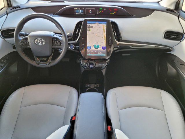 Vehicle image 13 of 27