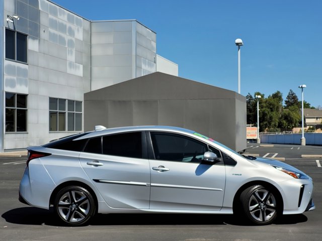 Vehicle image 4 of 27