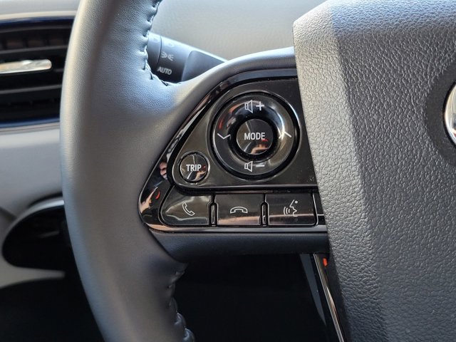 Vehicle image 25 of 27