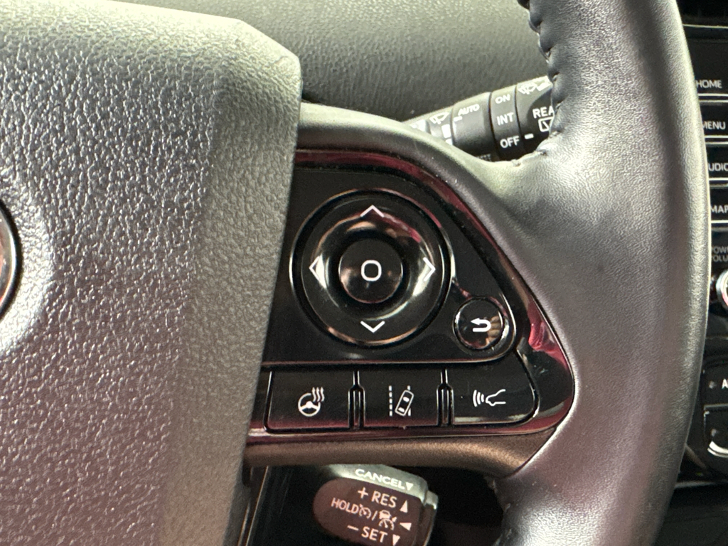 Vehicle image 18 of 28