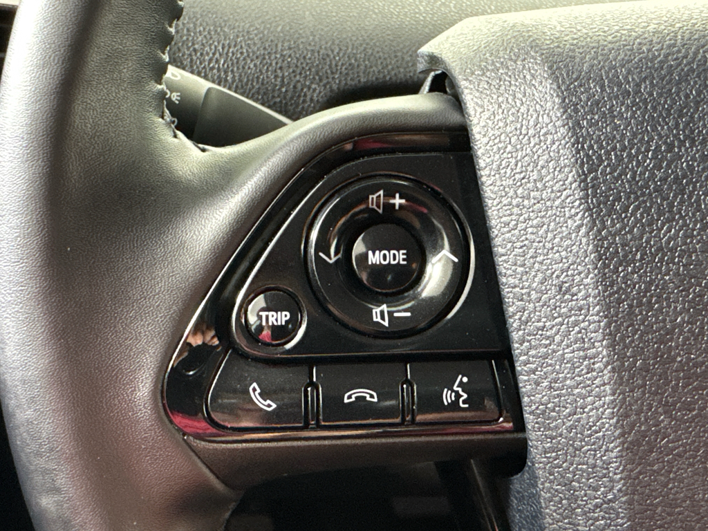 Vehicle image 17 of 28