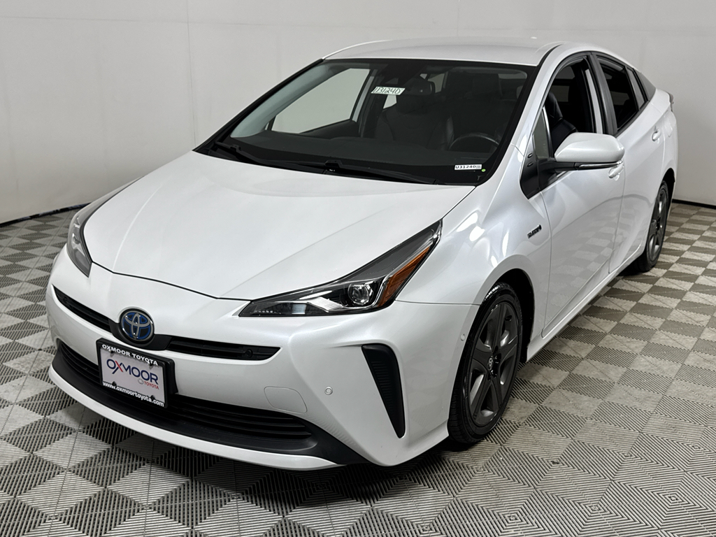 Vehicle image 2 of 28