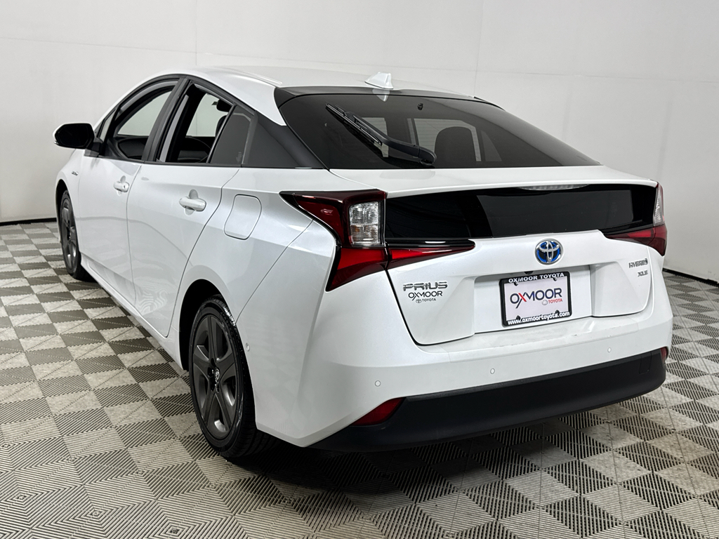 Vehicle image 8 of 28