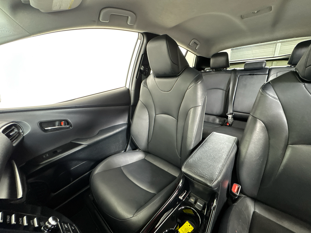 Vehicle image 14 of 28
