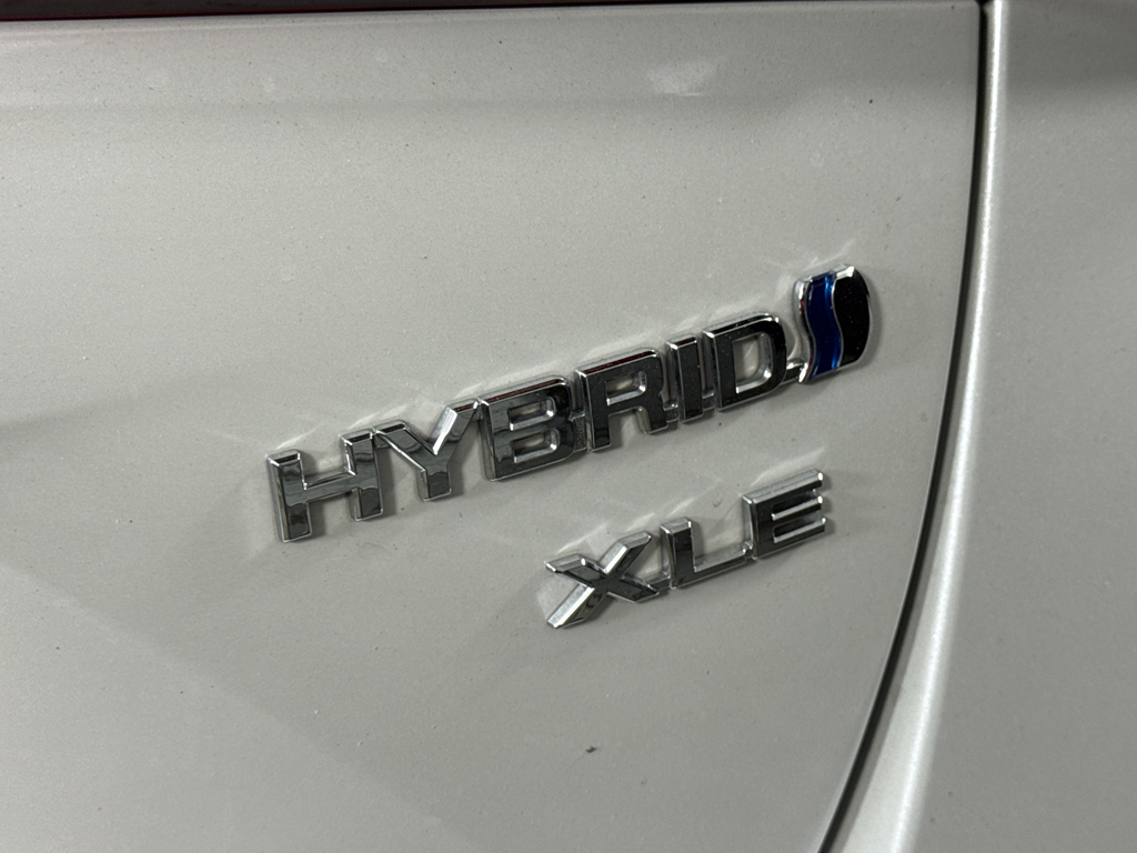 Vehicle image 11 of 28