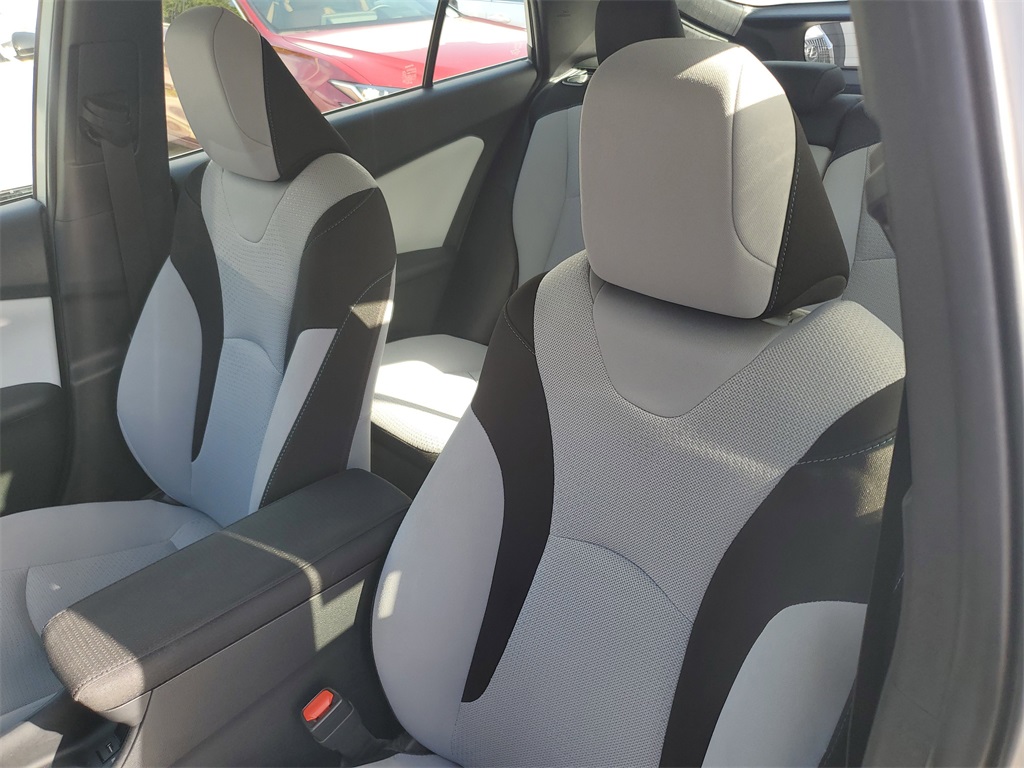 Vehicle image 8 of 28