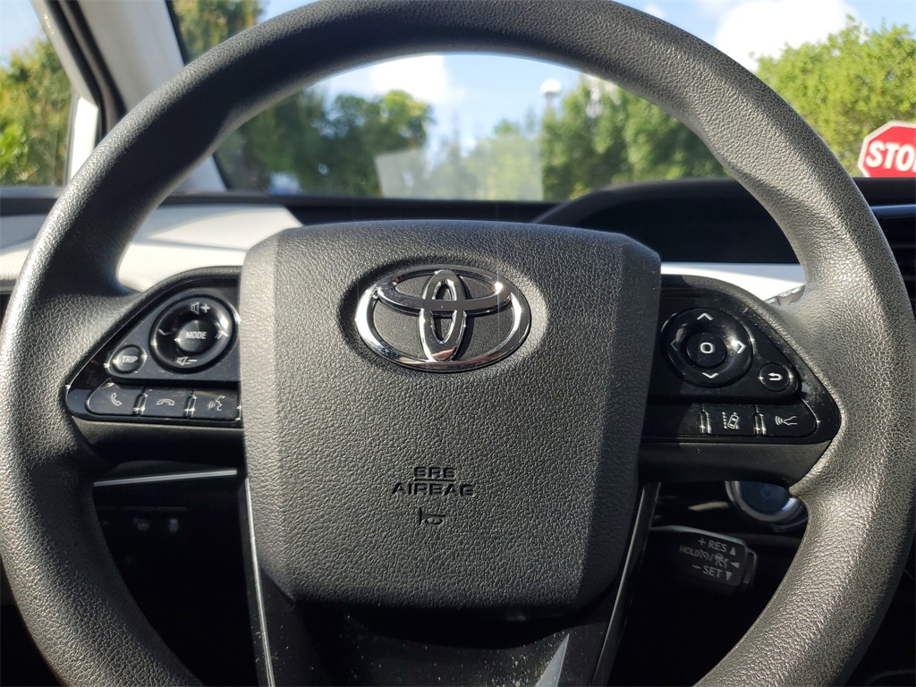 Vehicle image 16 of 28