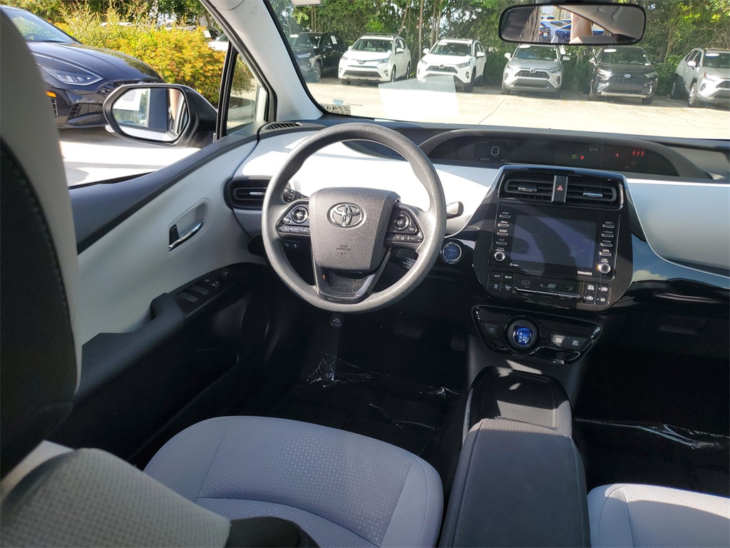 Vehicle image 13 of 28