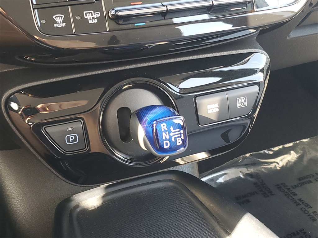 Vehicle image 25 of 28