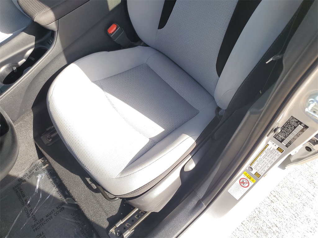 Vehicle image 10 of 28