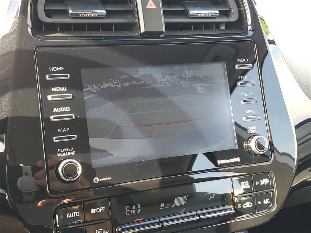 Vehicle image 18 of 28