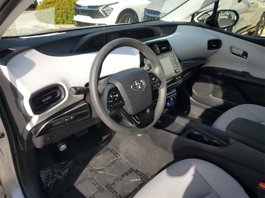 Vehicle image 12 of 28