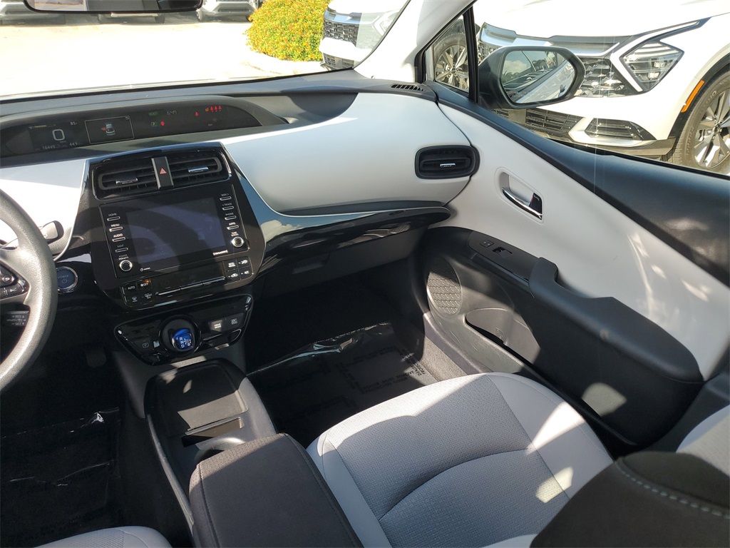 Vehicle image 15 of 28
