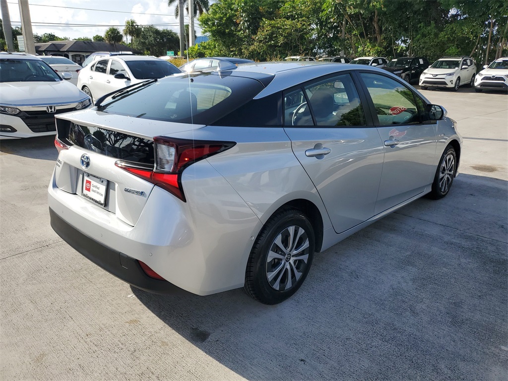 Vehicle image 3 of 28