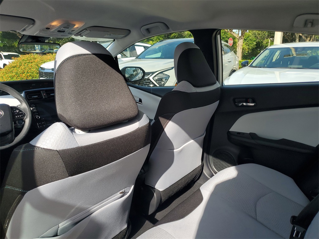 Vehicle image 11 of 28