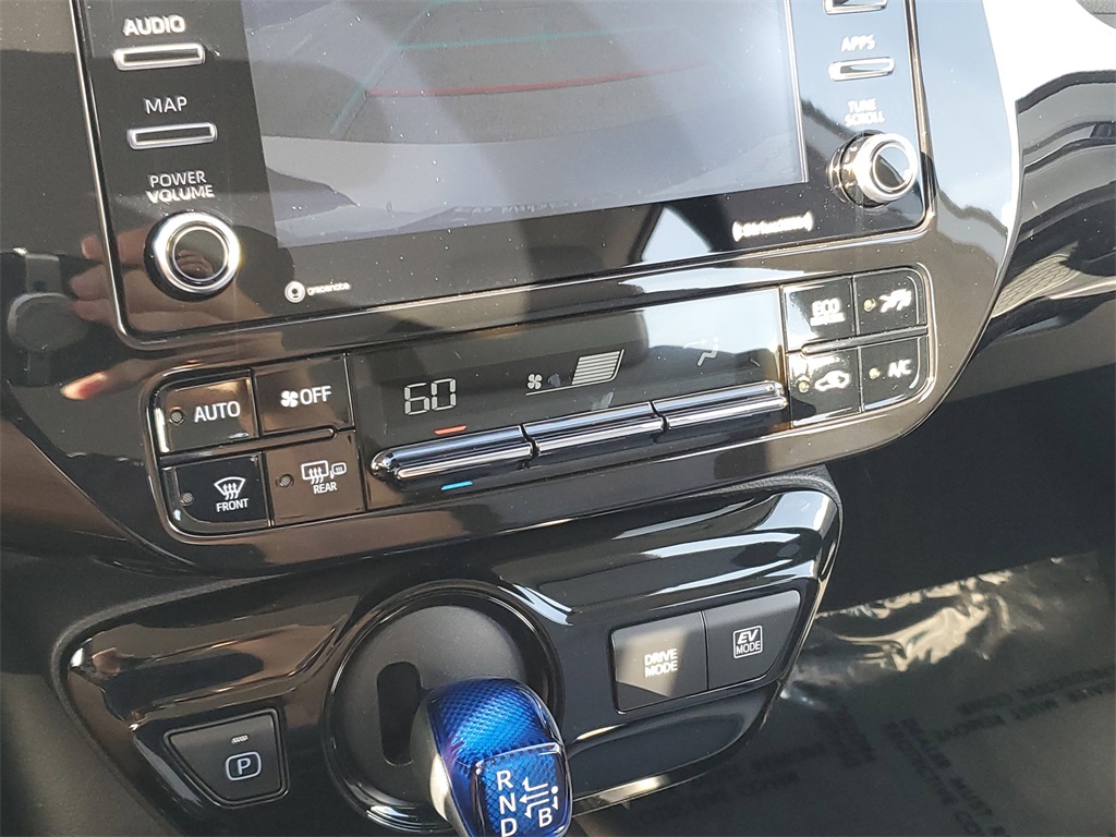 Vehicle image 19 of 28