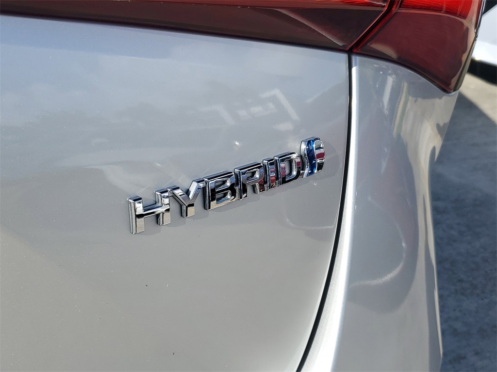 Vehicle image 27 of 28