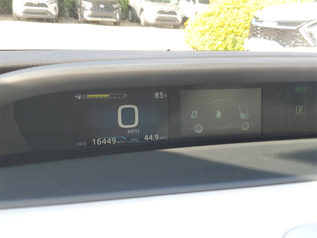 Vehicle image 17 of 28