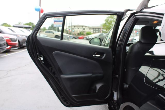 Vehicle image 25 of 41