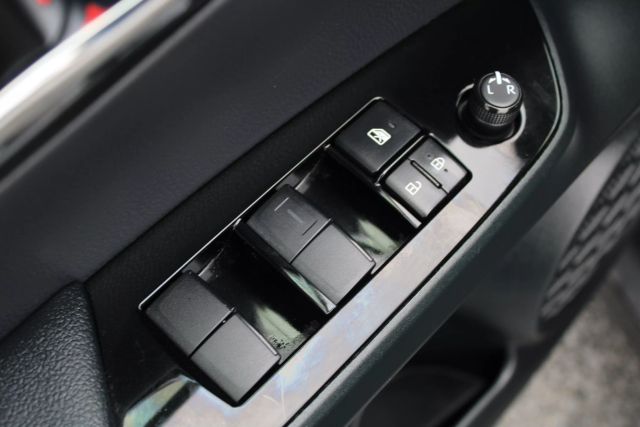 Vehicle image 8 of 41