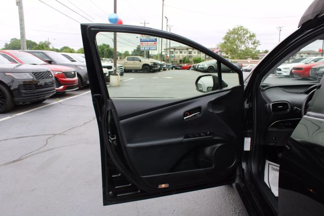 Vehicle image 7 of 41